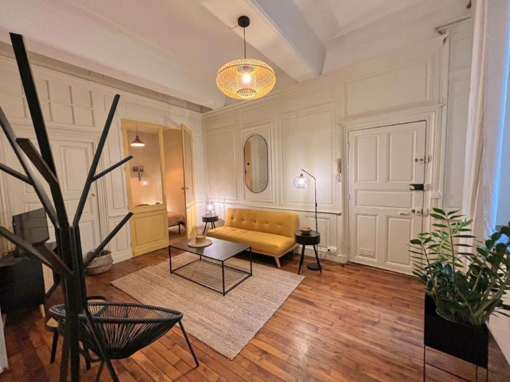 Le Boudoir De Clem Lägenhet Chalon-sur-Saône Exteriör bild